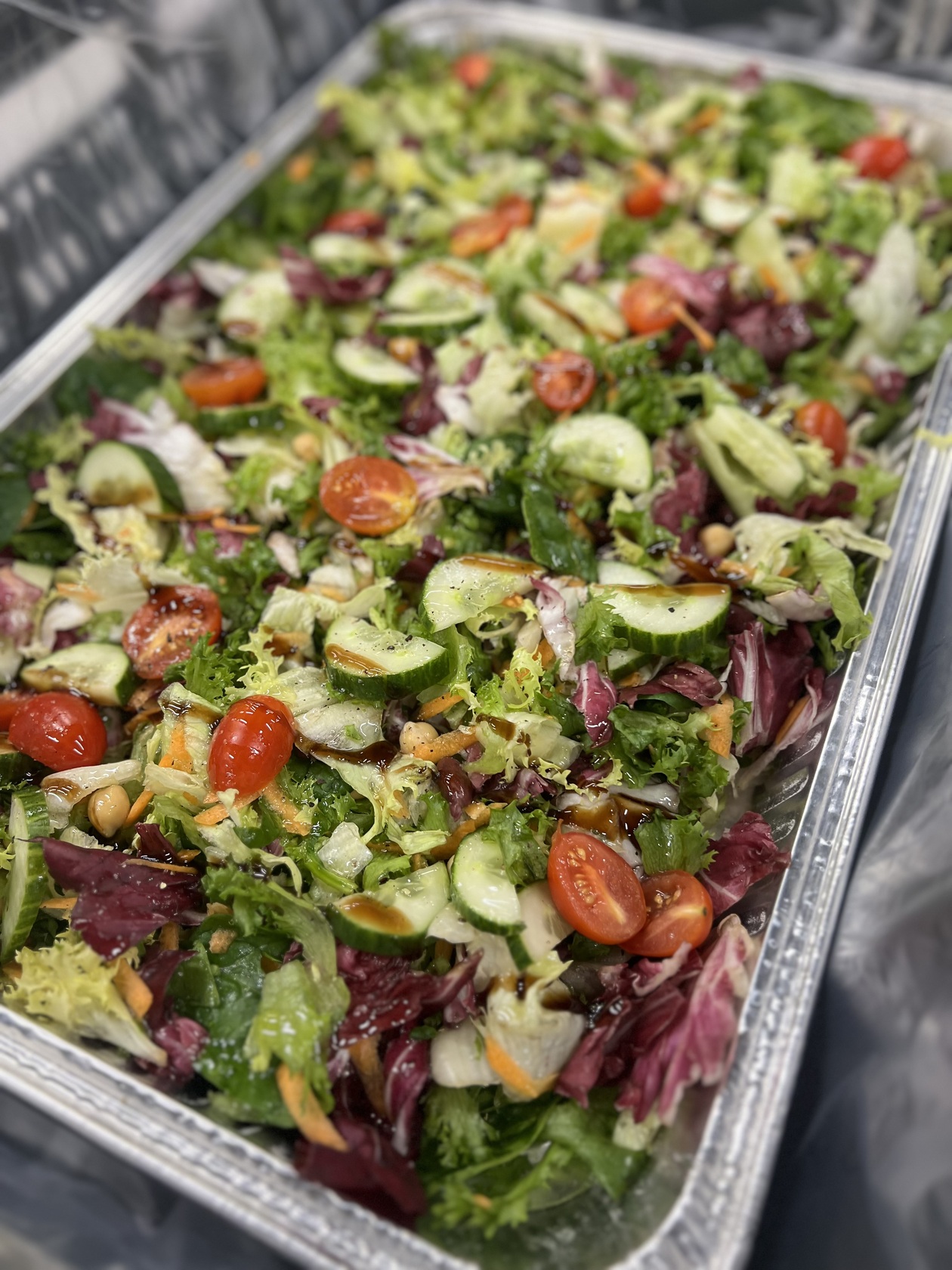 Frisk salat fra bakeriet
